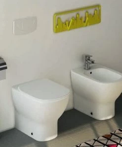 Sanitaires Muraux Ideal Standard Tesi Matt White Avec évacuation Décalée Et AquaBlade Avec Siège Thermodurcissable à Fermeture Lente